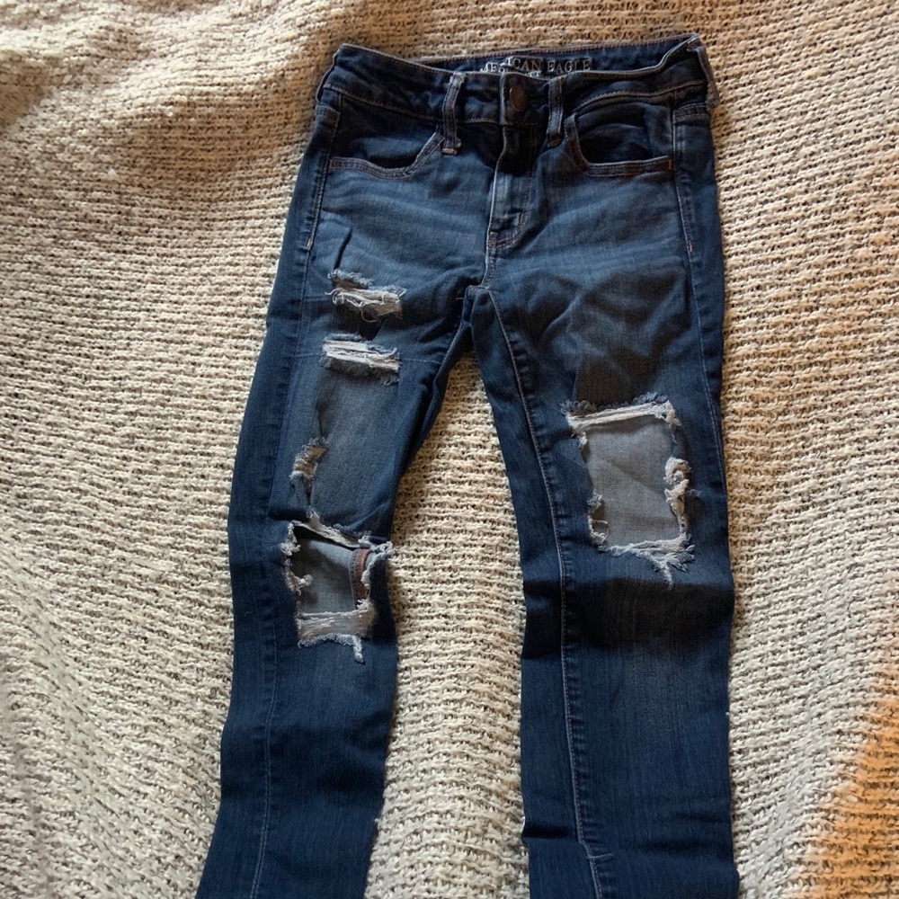 🔆Moving Sale 20% Off 🔆AEO Dark Wash Ripped Jeans